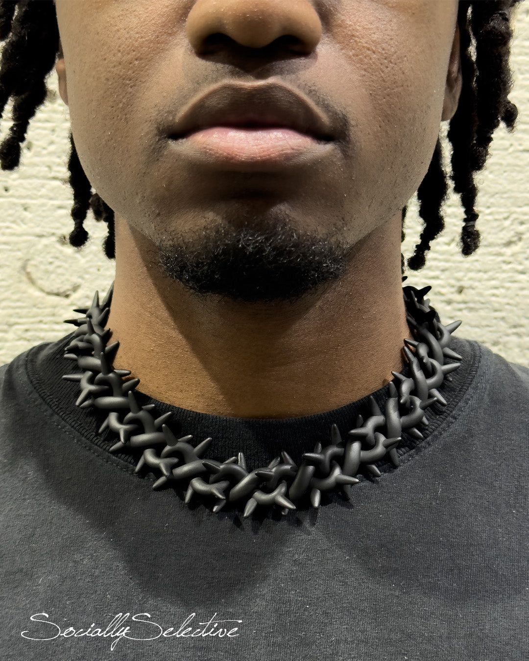 Black Acrylic Thorn Chain